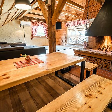 Apartment With Sauna Pr' Geci Dobova Eksteriør billede
