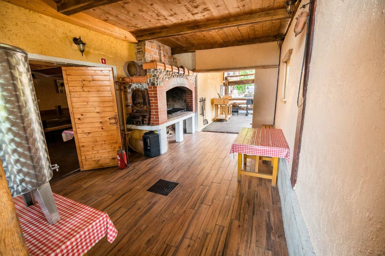 Apartment With Sauna Pr' Geci Dobova Eksteriør billede
