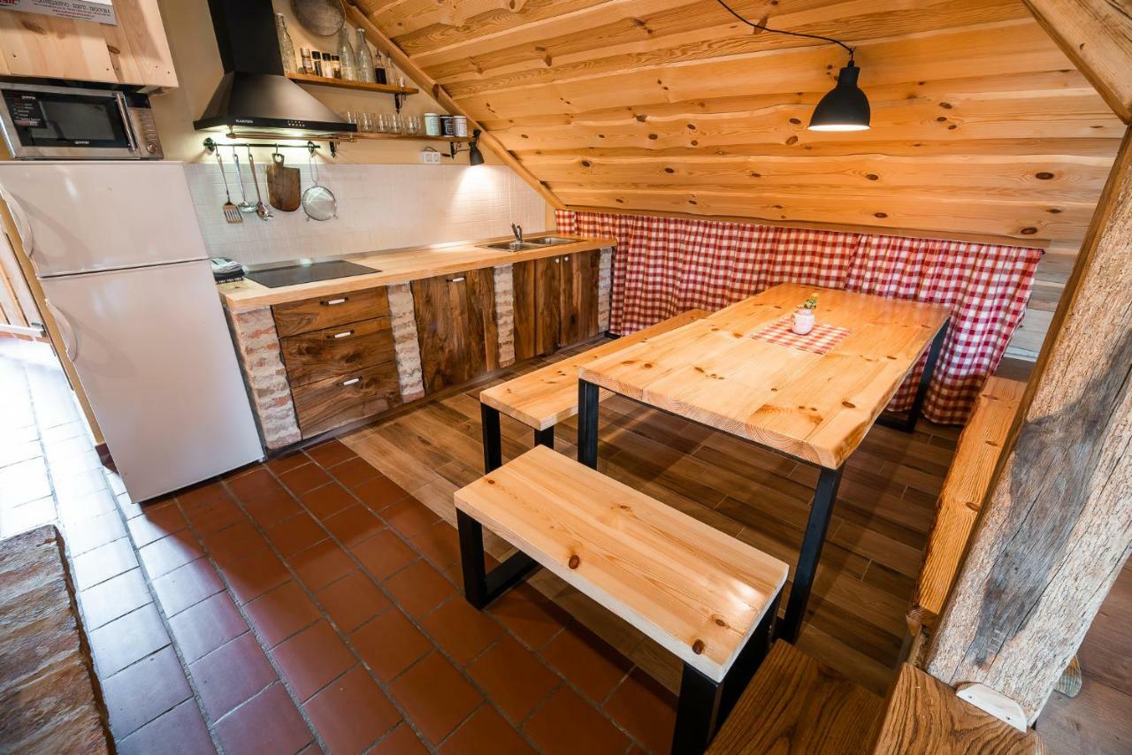 Apartment With Sauna Pr' Geci Dobova Eksteriør billede